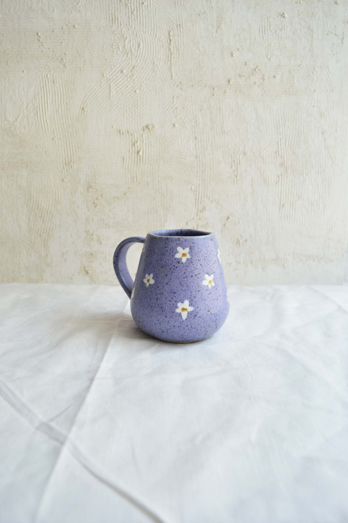 Belly Mug- Daisy Speckled