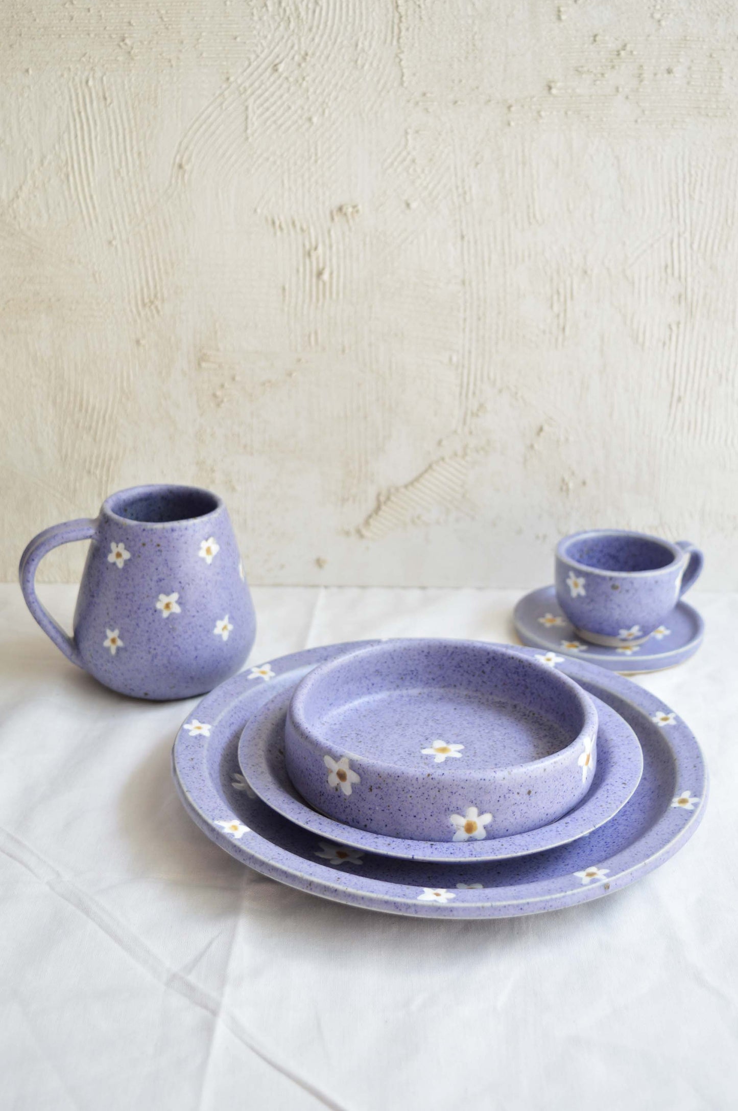 Belly Mug- Daisy Speckled