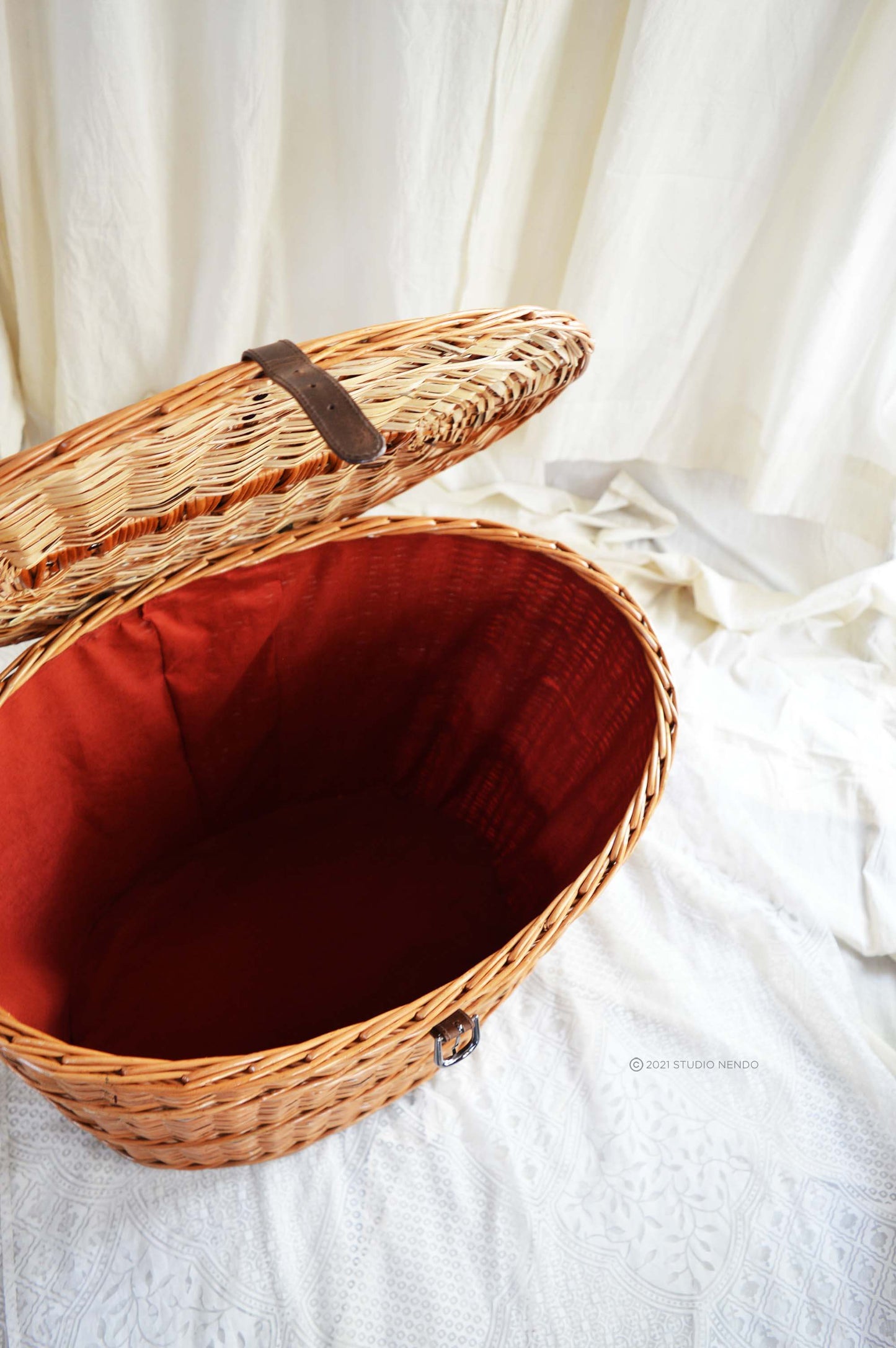 Natural Wicker Oval Laundry Basket with Leather Handle- Large- Scarlet