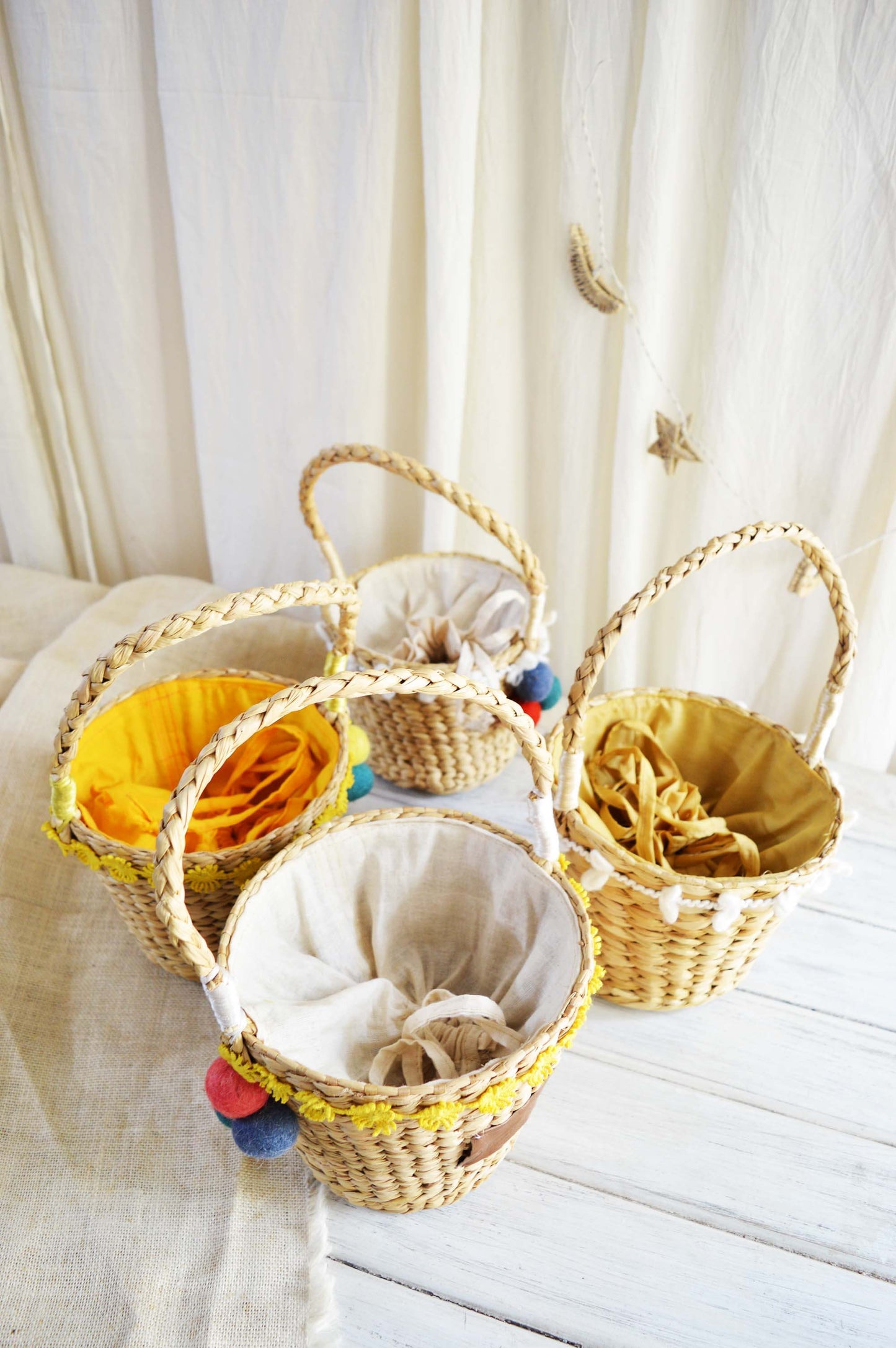 Sea Grass Bucket Bag Basket- White Lilly Flowers #2