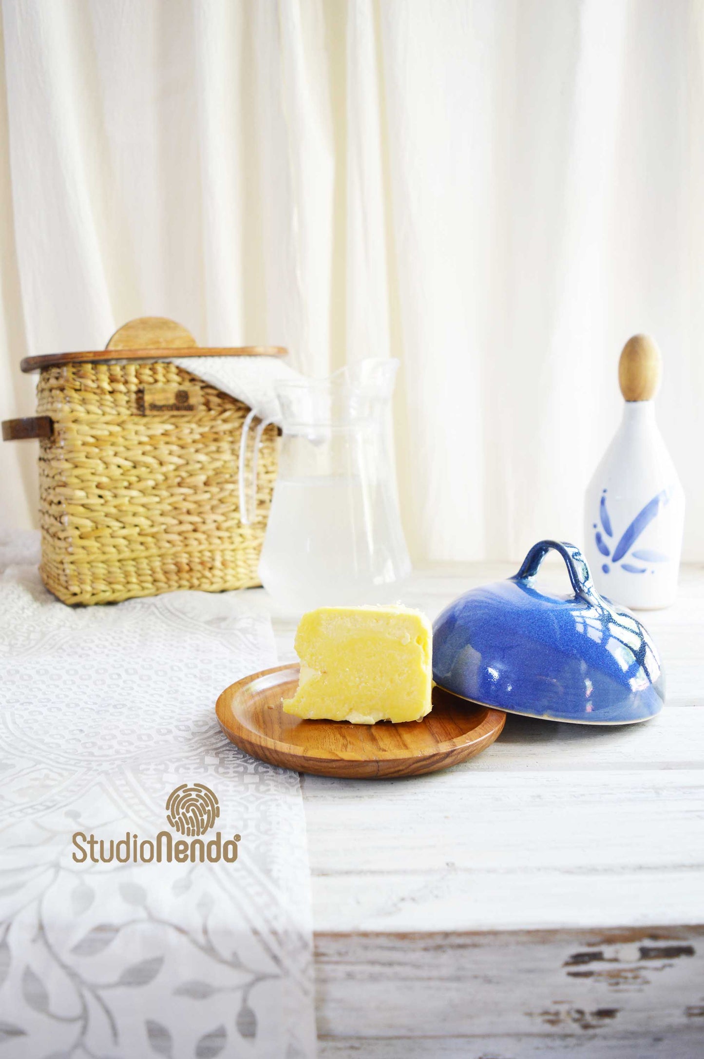 BUTTER DISH WITH WOODEN PLATE- BLUE & AMBER