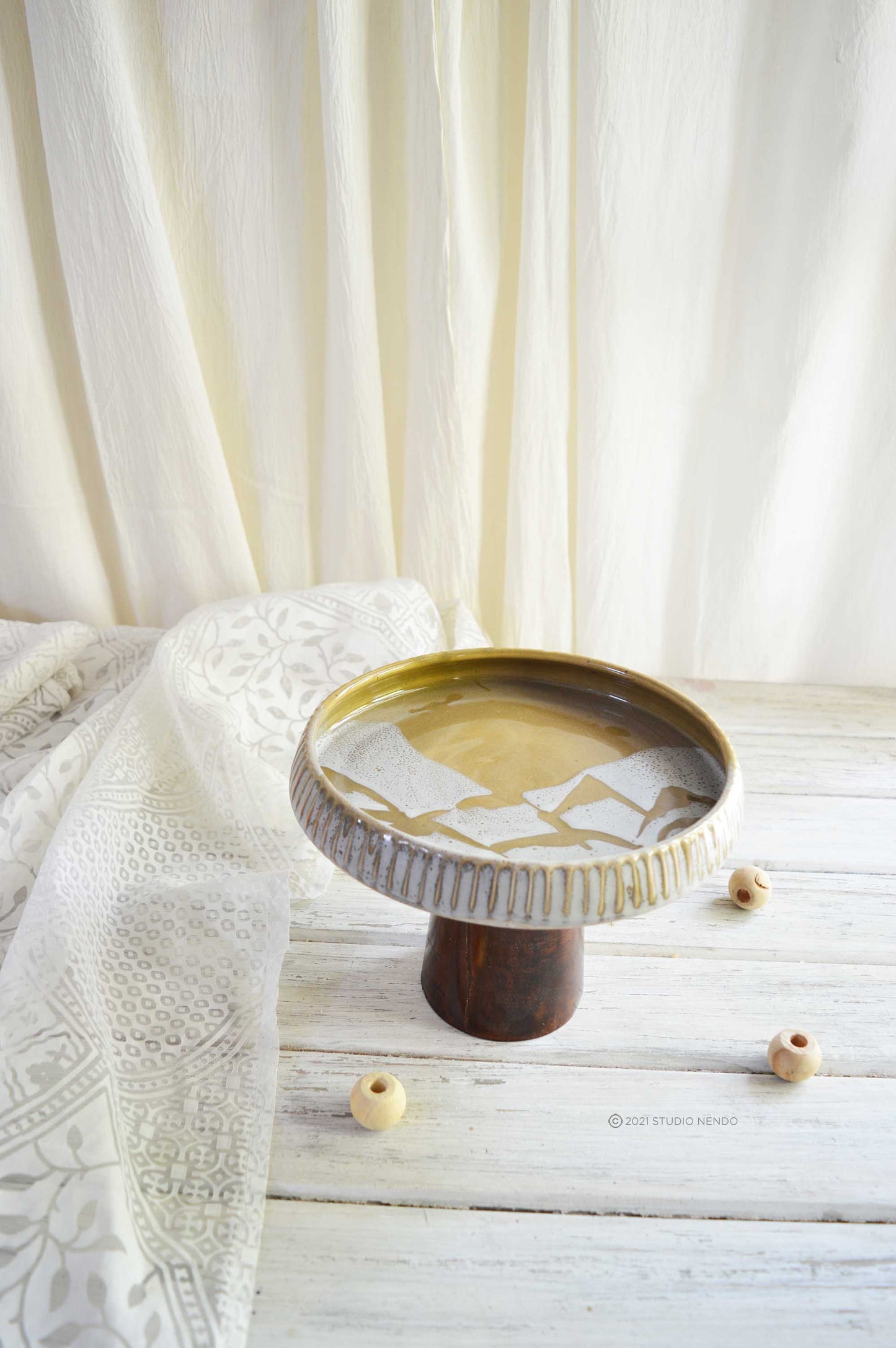 CAKE STAND- FLUTED TEXTURED MUSTARD