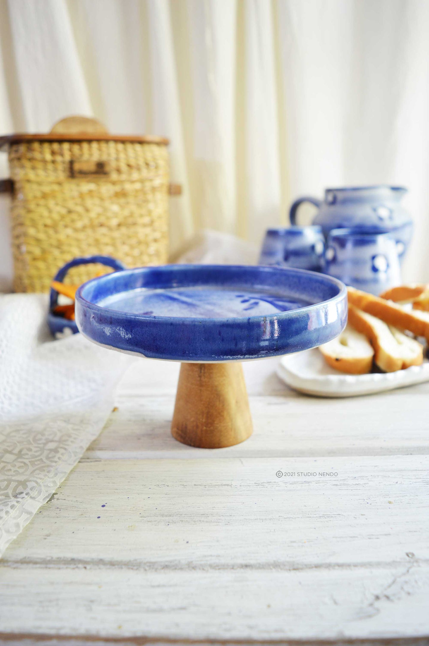COOKIE STAND- TEXTURED COBALT