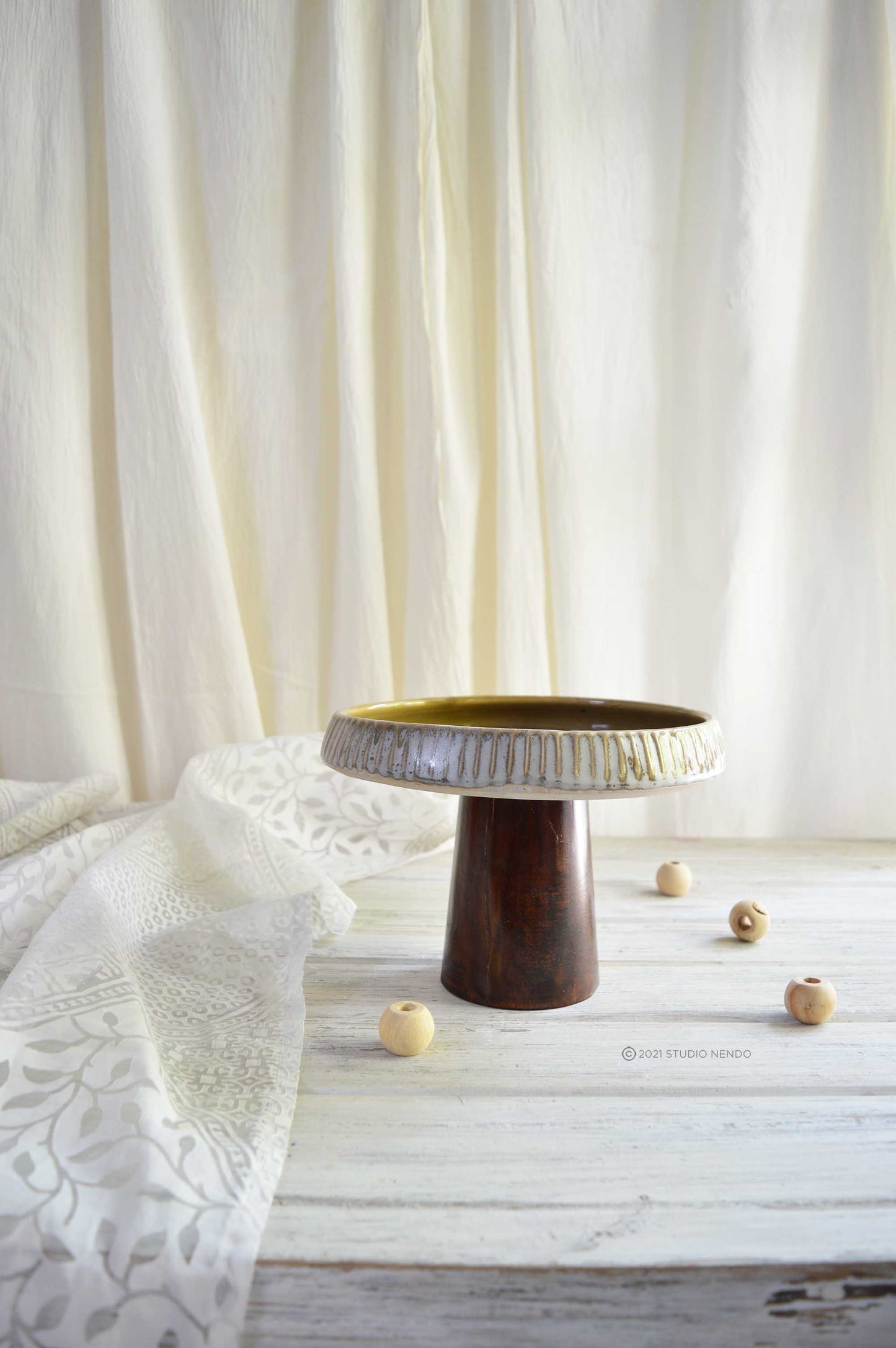 CAKE STAND- FLUTED TEXTURED MUSTARD