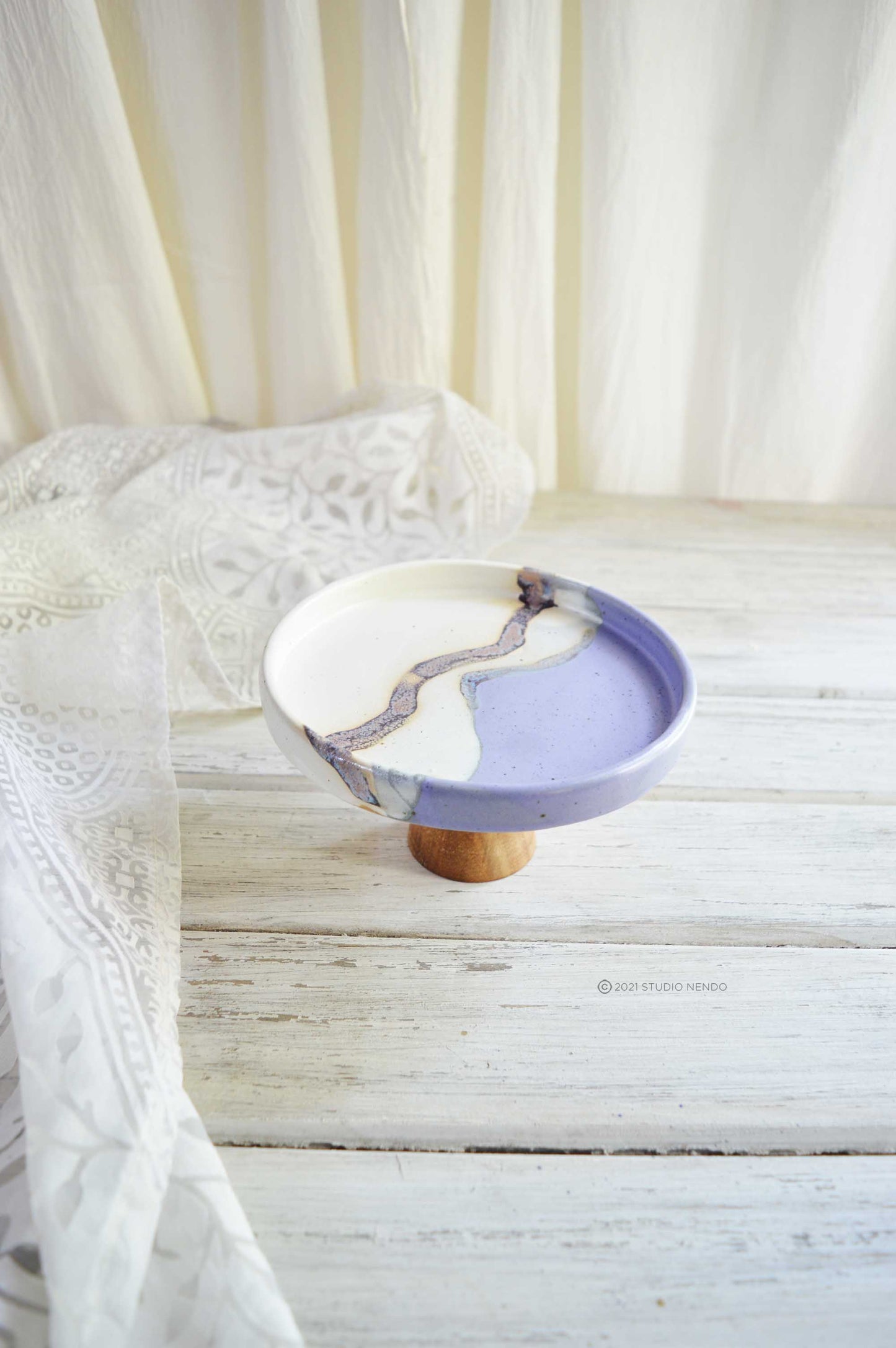 COOKIE STAND- TEXTURED HALF N HALF