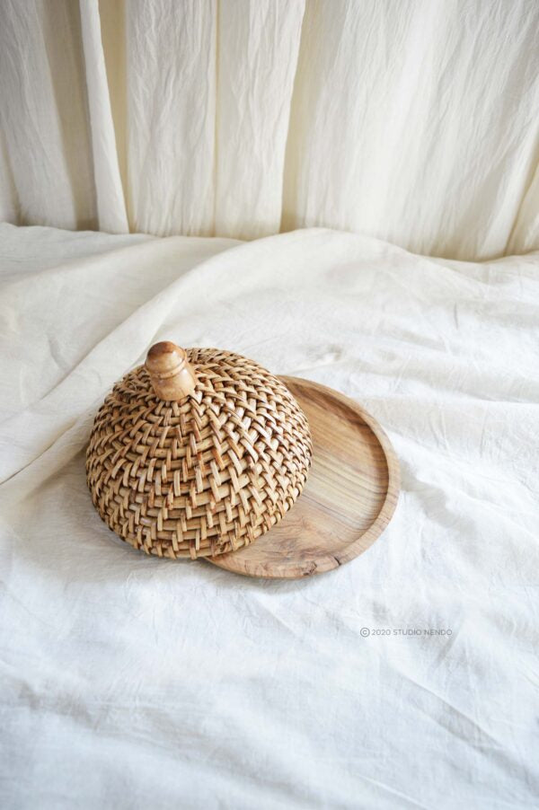 BUTTER CLOCHE