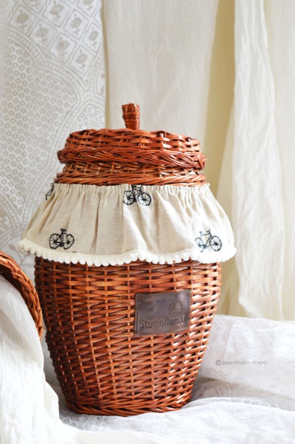 Kashmiri Wicker Lidded Storage Basket- Red Mahogany