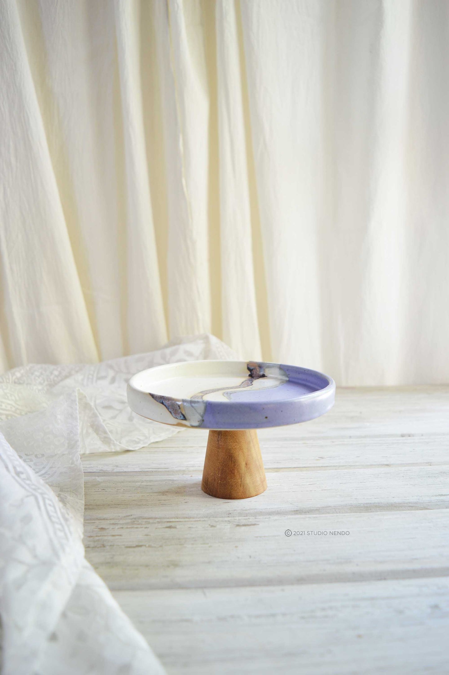 COOKIE STAND- TEXTURED HALF N HALF