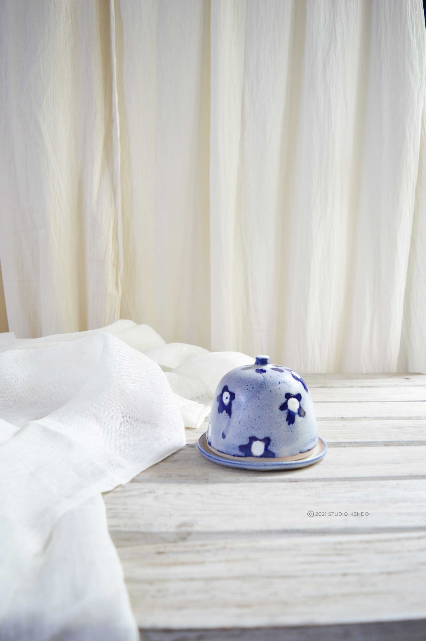 BUTTER DISH- DAISY COLLECTION- POLKA