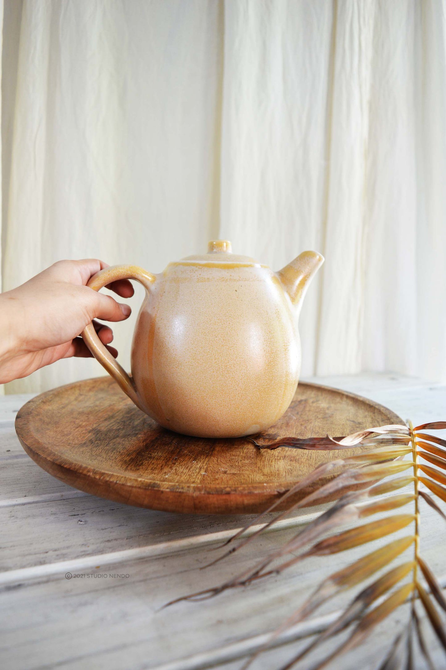 TEAPOT- CARAMEL/MUSTARD