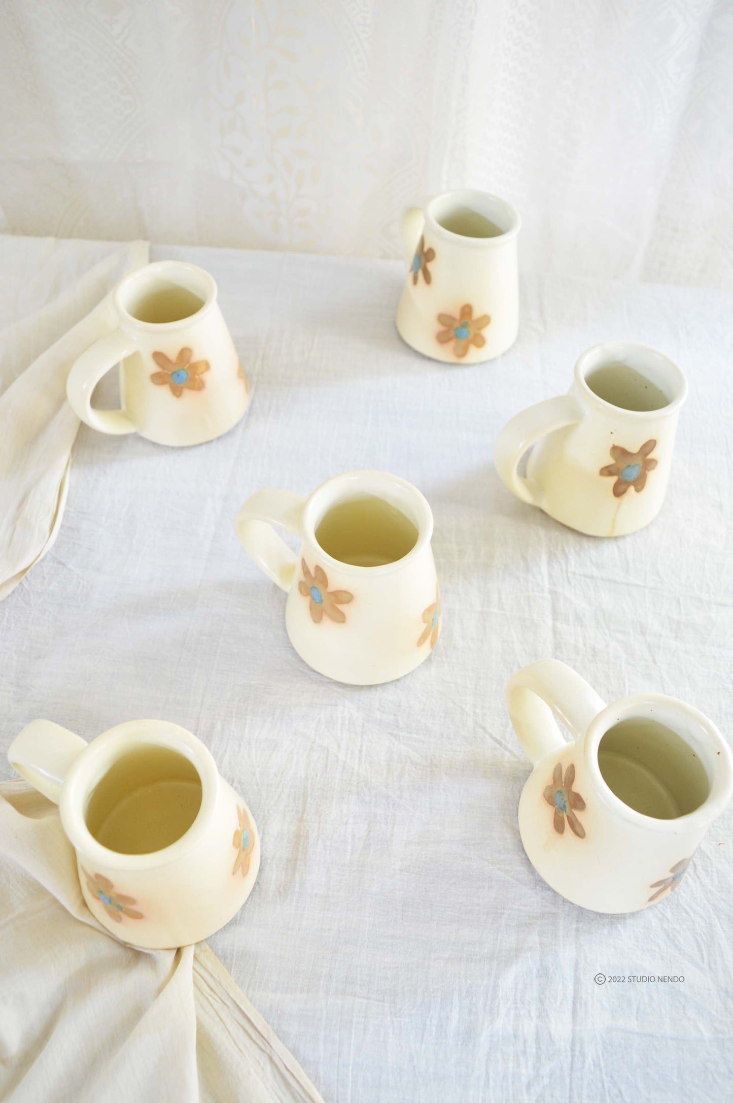Coffee Mug- Daisy- Caramel