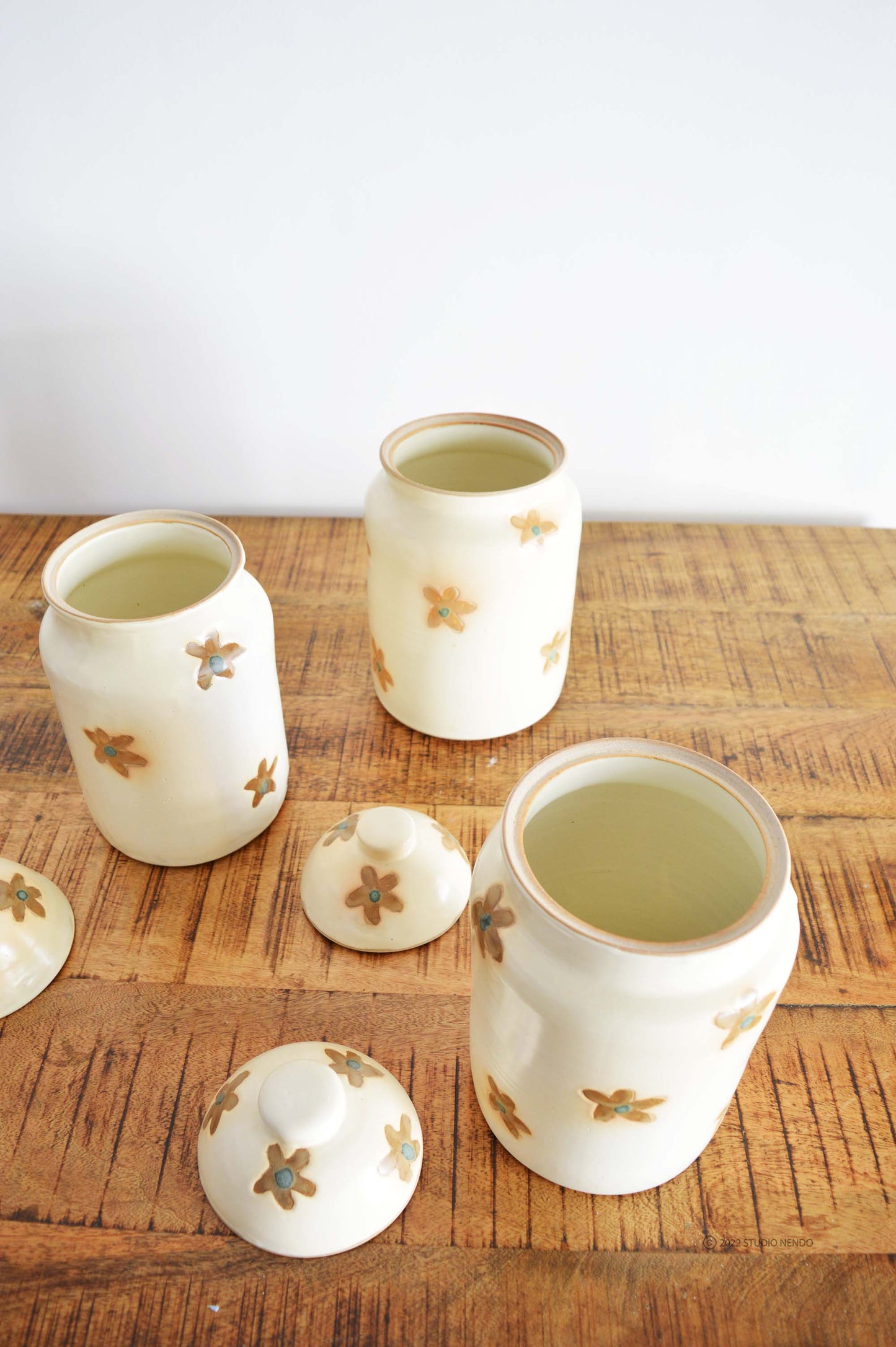 Big Cookie/Pickle Jar- Daisy- Caramel