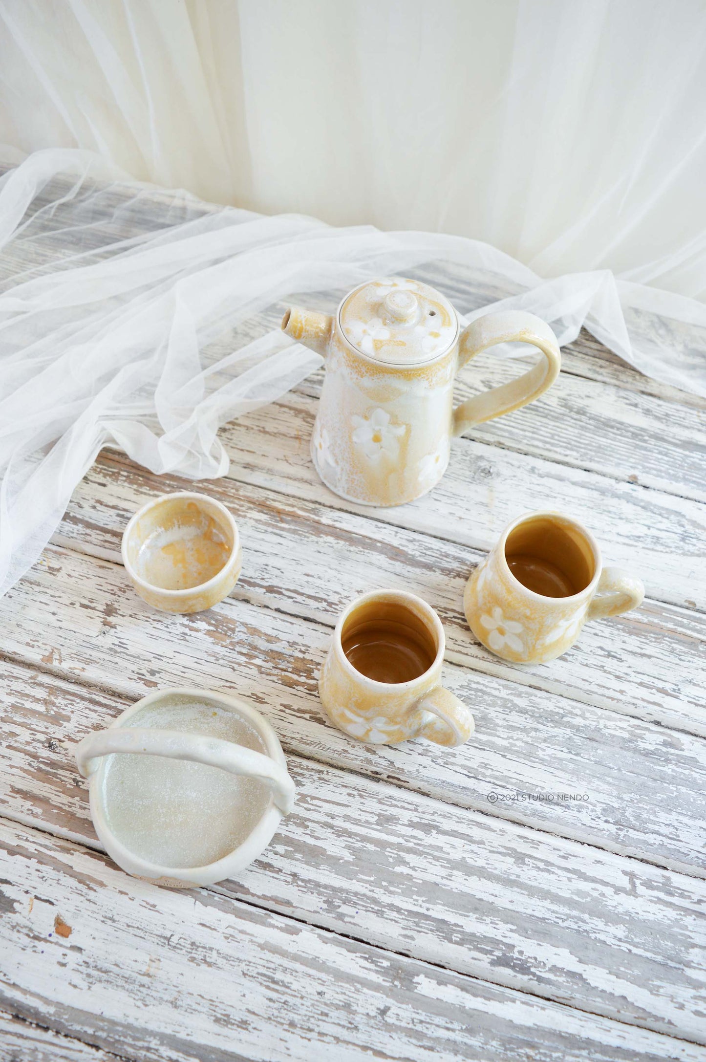 Couples Teaset- Daisy- Textrured Light Mustard