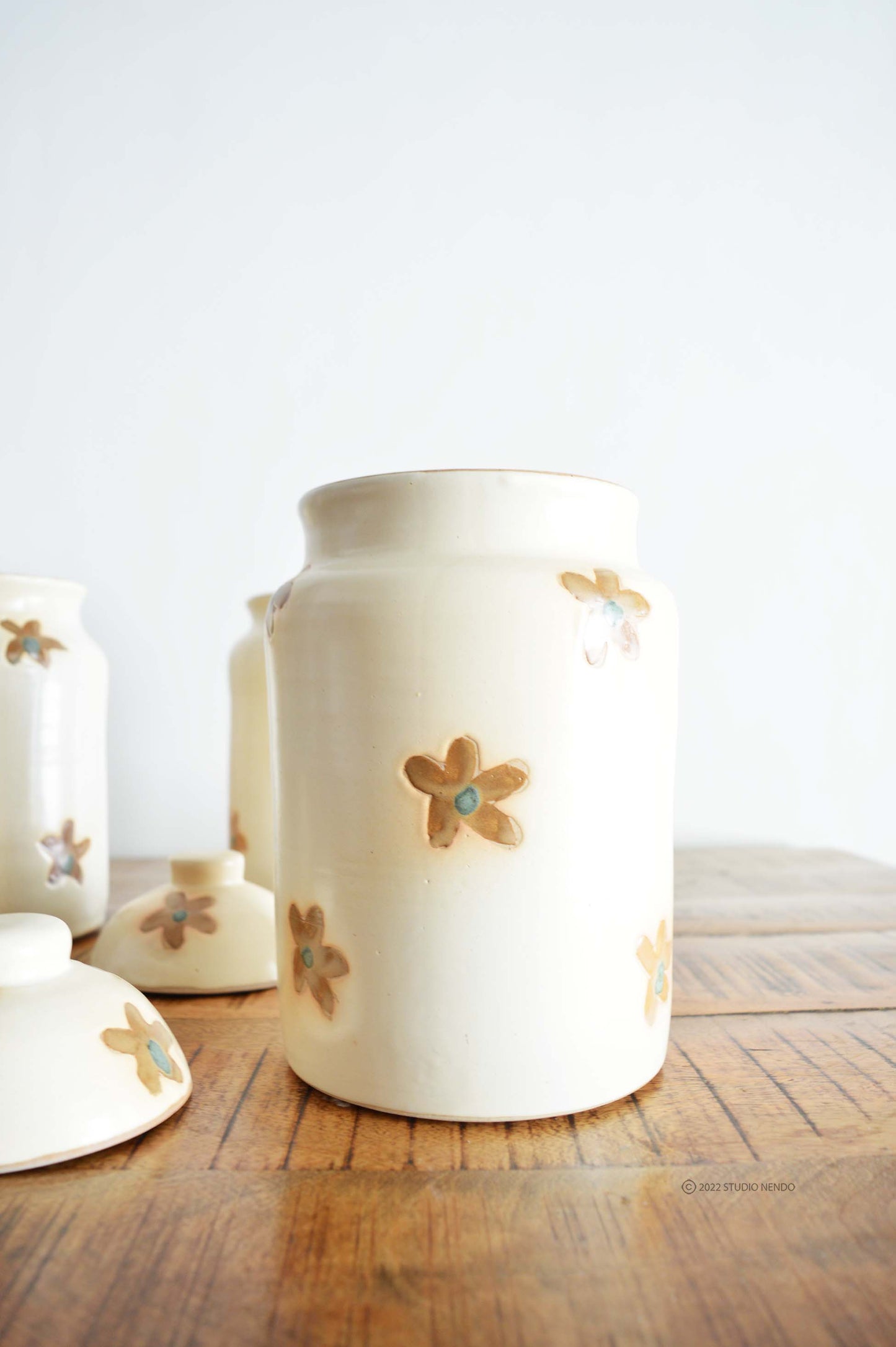 Big Cookie/Pickle Jar- Daisy- Caramel