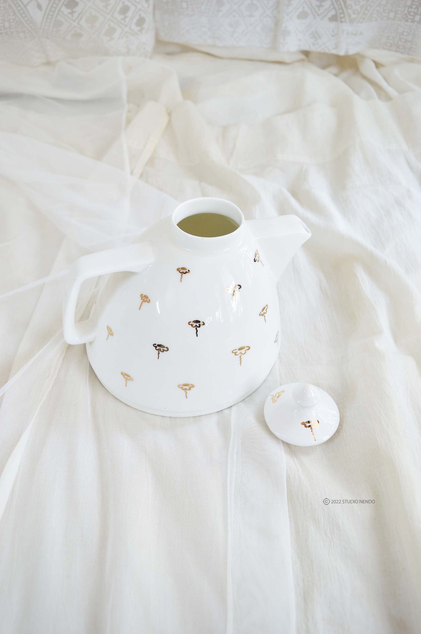 Hand Painted Series- Teapot- Golden Daisy