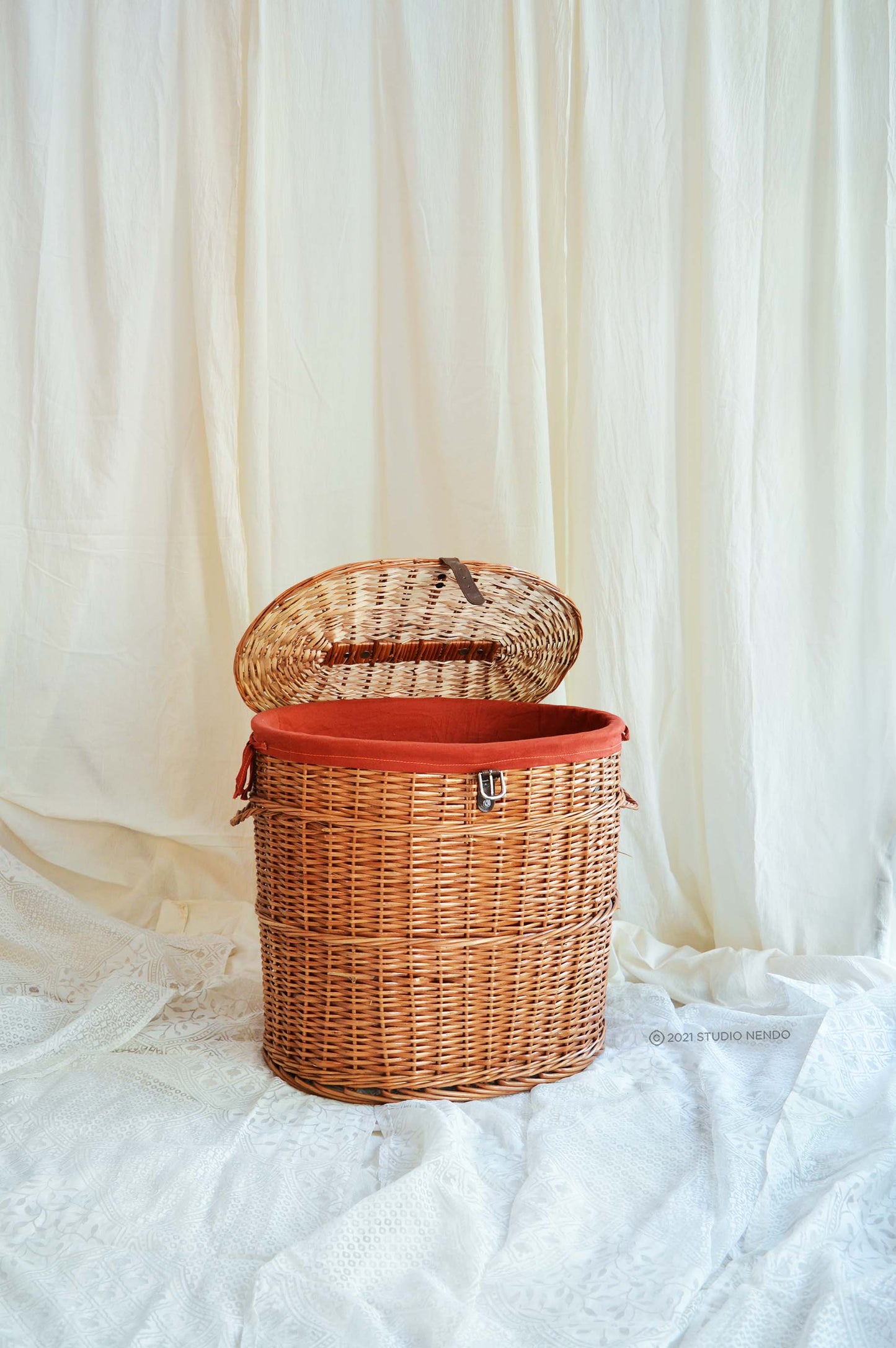 Natural Wicker Oval Laundry Basket- Scarlet