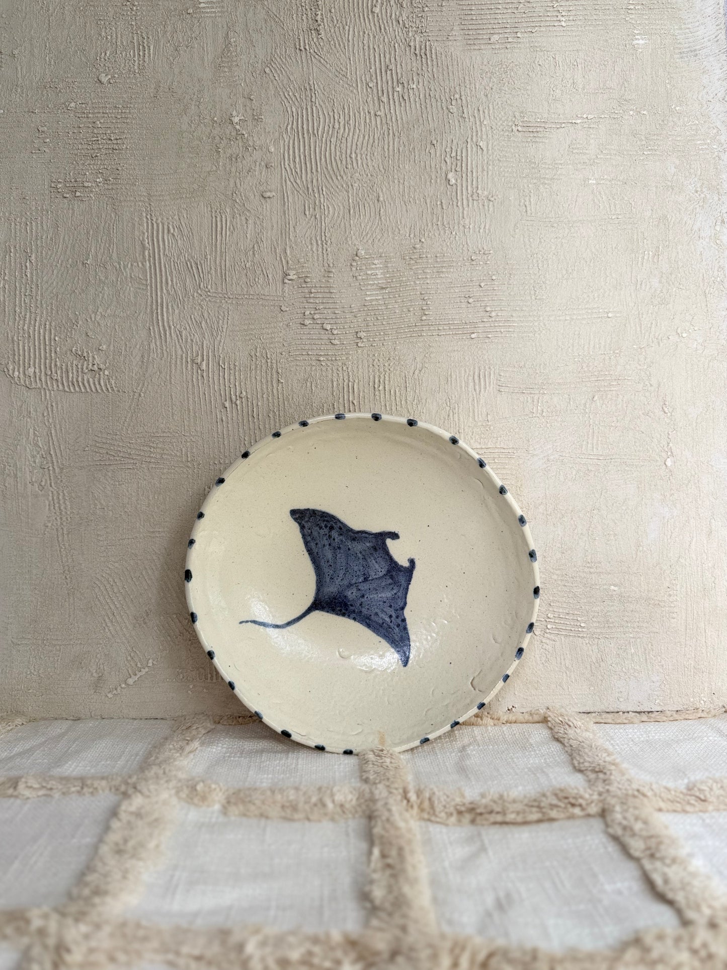 Serving Bowl/ Dinner Bowl- Mantaray