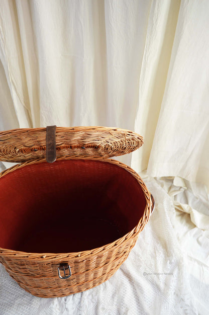 Natural Wicker Oval Laundry Basket with Wooden Handles - Large- Scarlet