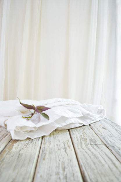 Linen Table Cloth- Frilly White