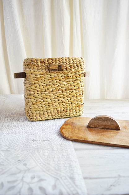 Sea Grass Lidded Bread Box