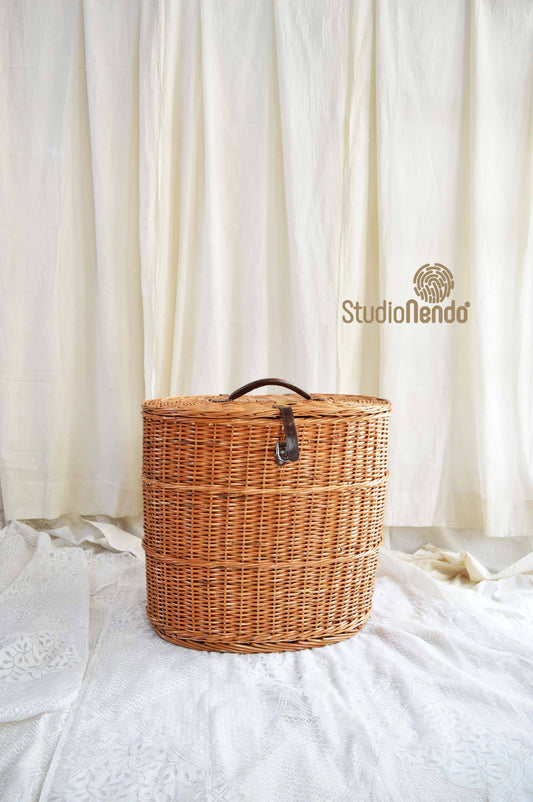 Natural Wicker Oval Laundry Basket with Leather Handle- Large- Scarlet